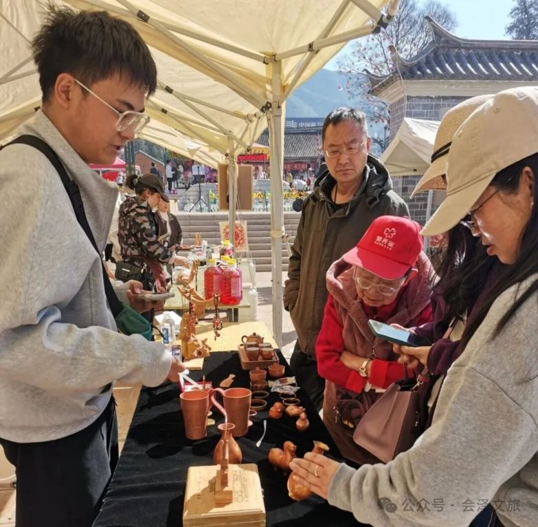 会泽非遗文创产品热销马年春节