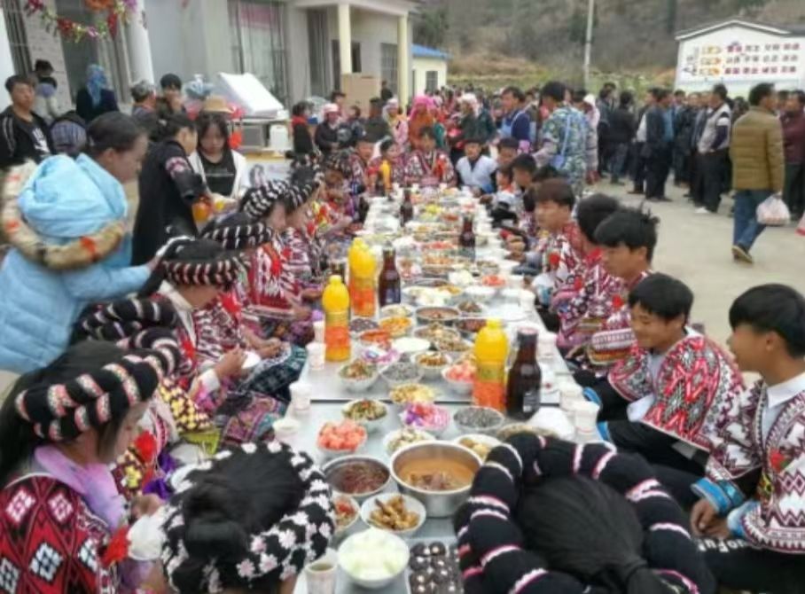 烟火云南|马龙深沟:砂锅一焖,满屋生香!..